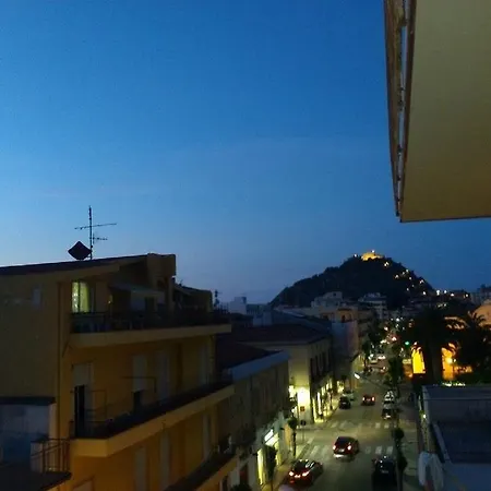 Del Centro 3*
